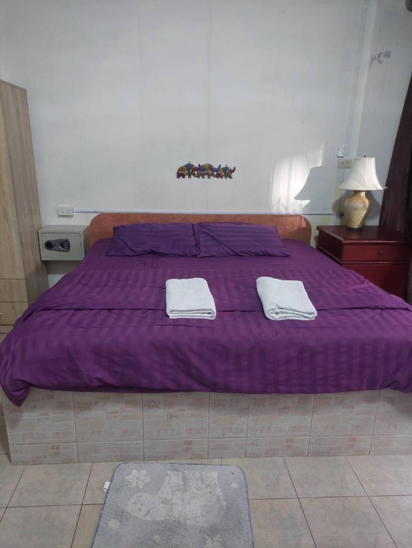 Pluemchai Guesthouse Jomtien Beach Exterior foto