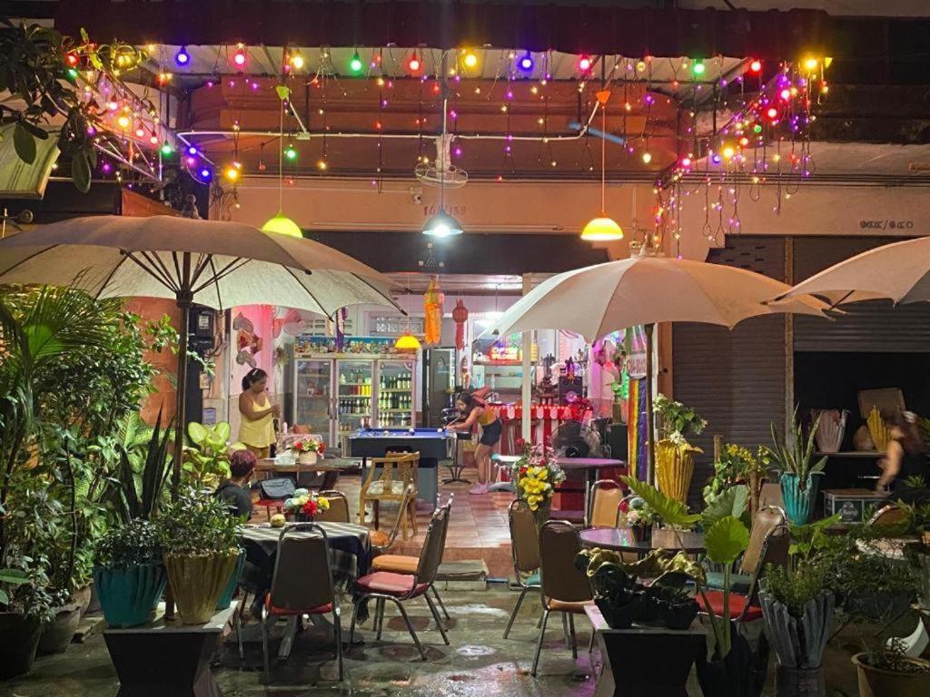 Pluemchai Guesthouse Jomtien Beach Exterior foto
